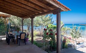 Poli'S Beach House
